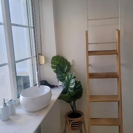 Gasthof Tiny With Private Bathroom - Bairro Alto